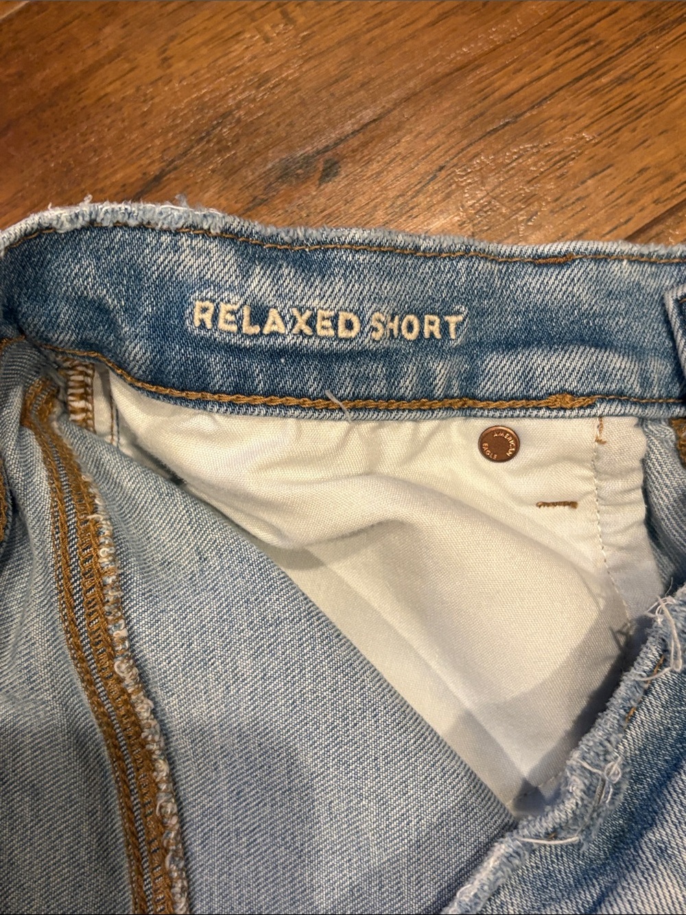 American Eagle Outfitters Relaxed Jean Shorts NWOT - Picture 3 of 10
